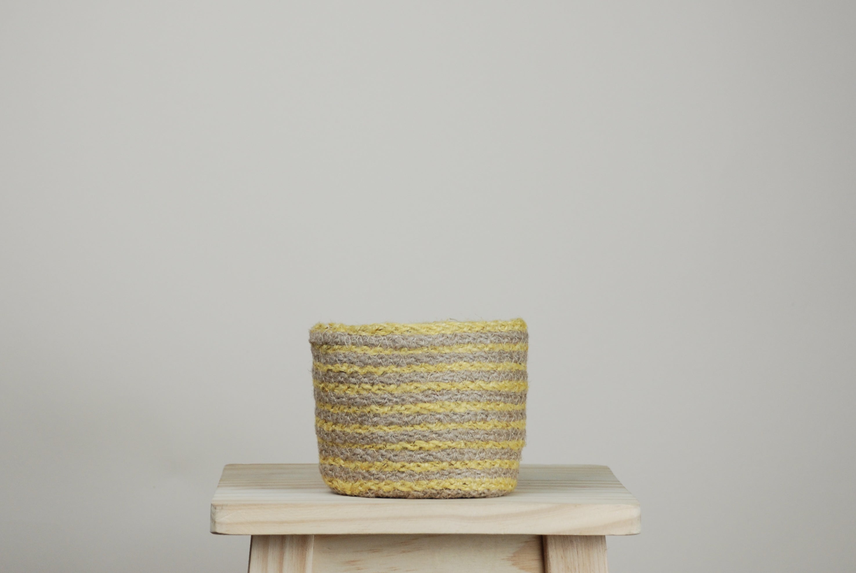 Yute rayas amarillas