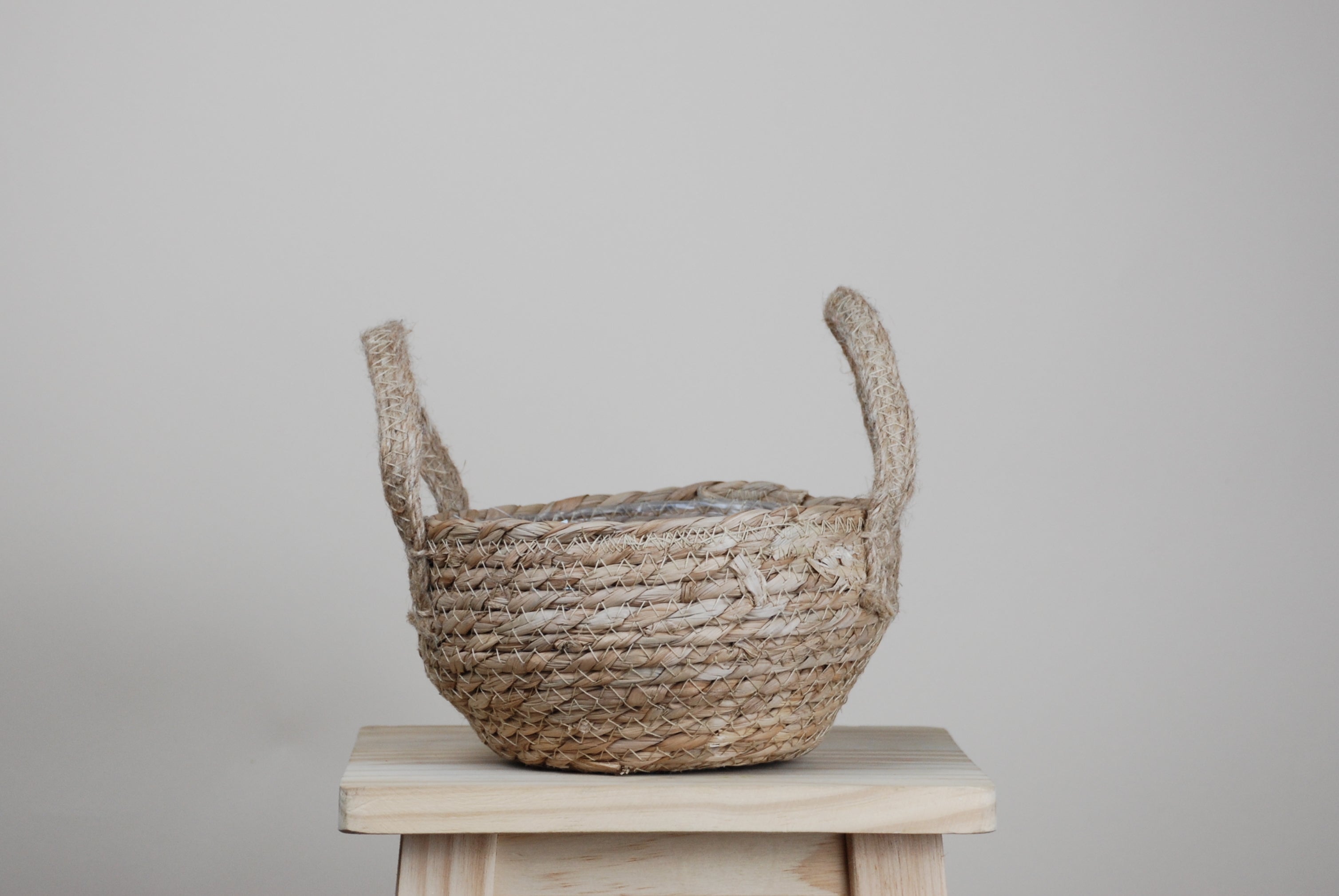 Rattan natural con asas